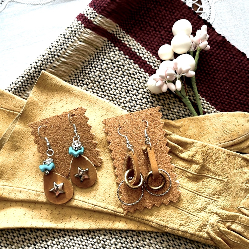 Rustic leather earrings!